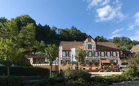 Hotel-Gasthof Zum Weyssen Roessle